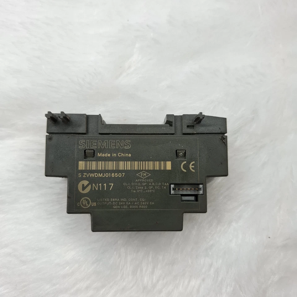 SIEMENS 6ED1055-1MB00-0BA1 LOGO! DM8 12/24R Expansion Module 6ED10551MB000BA1